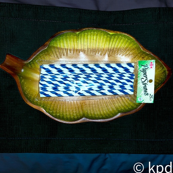 Vintage “Sanibel Home” solid leaf wood bowl and package of Paper Straws (20 Ct) - Picture 3 of 10